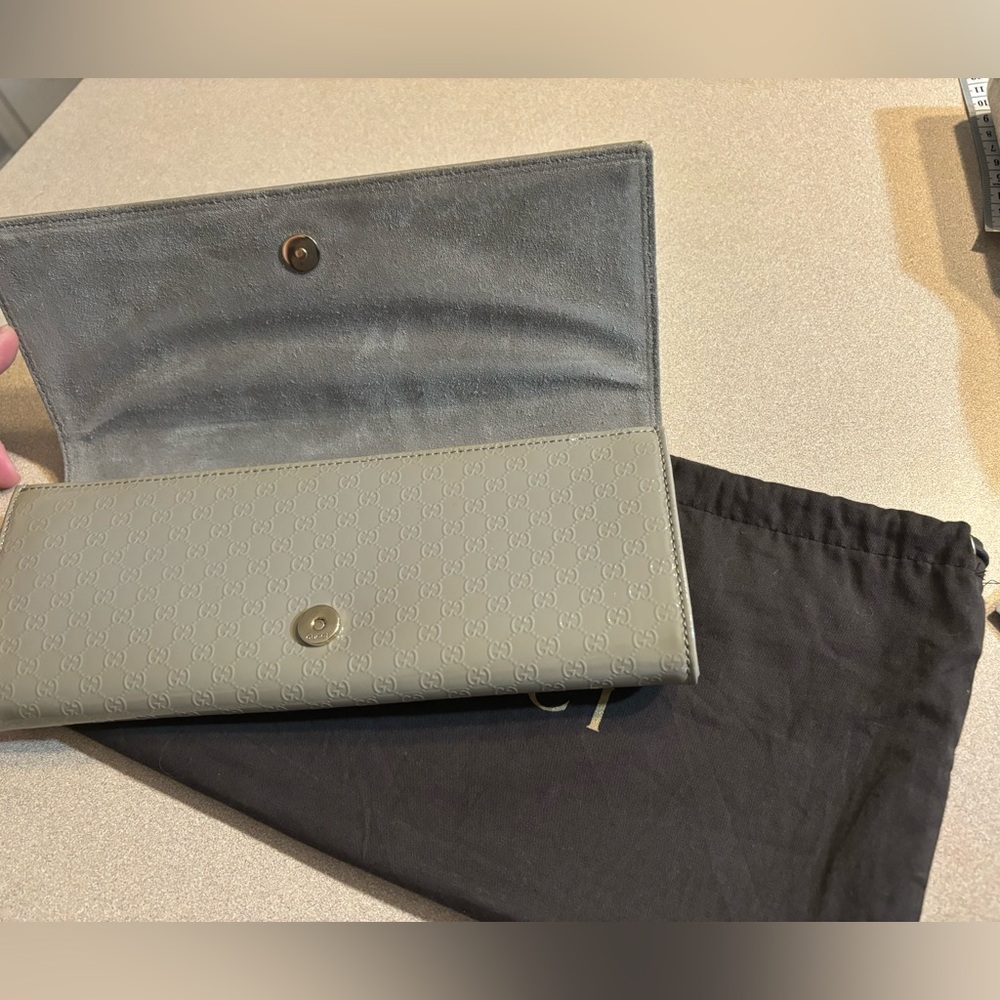 Gucci Clutch - Picture 8 of 10